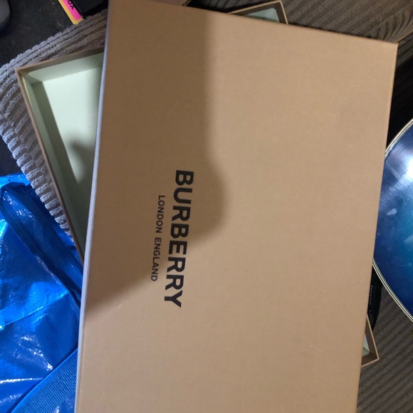 BURBERRY
Ll Md Dring Cb L26 Acgpe Crossbody - Picture 2 of 5